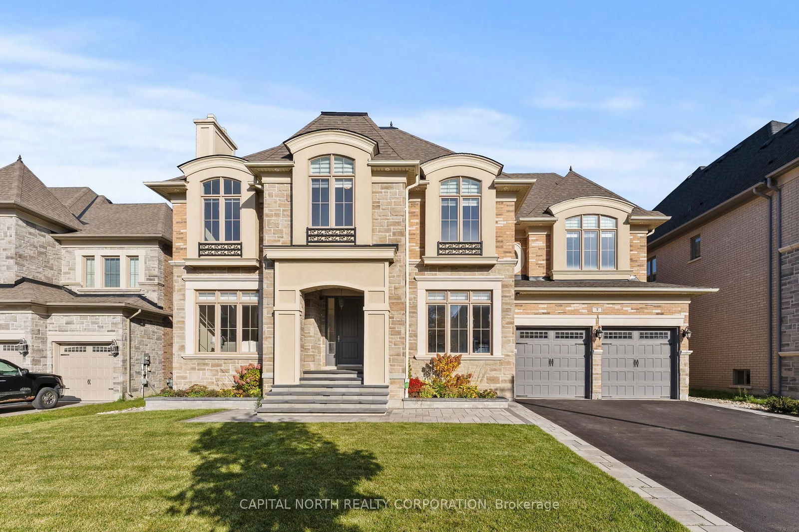 Detached House for sale at 7 Kinghorn Road, King, King City, L7B 0M8 - MLS: N12086370