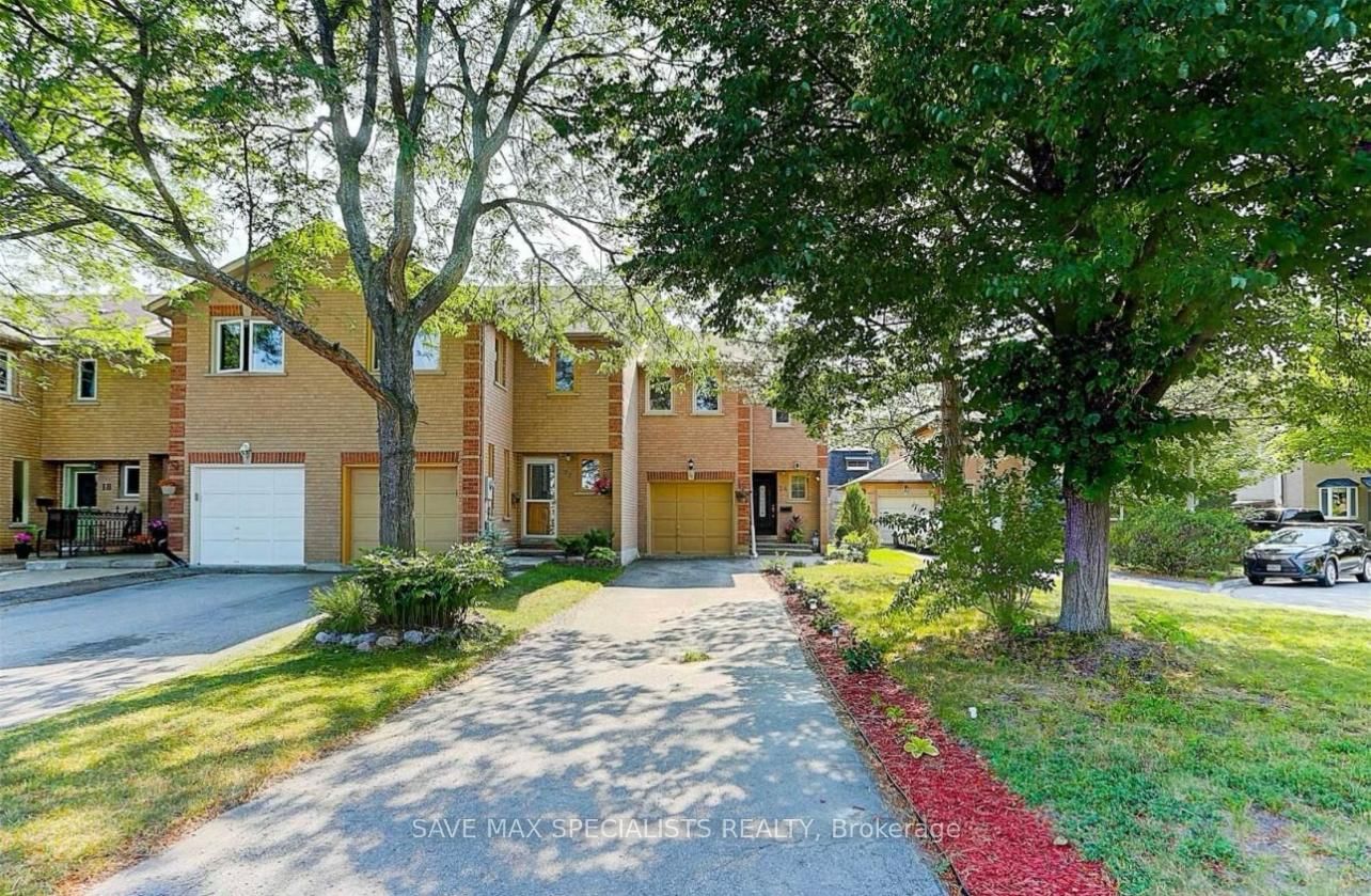 Townhouse for lease at 24 Cypress Court, Aurora, Hills of St Andrew, L4G 6S8 - MLS: N12086393
