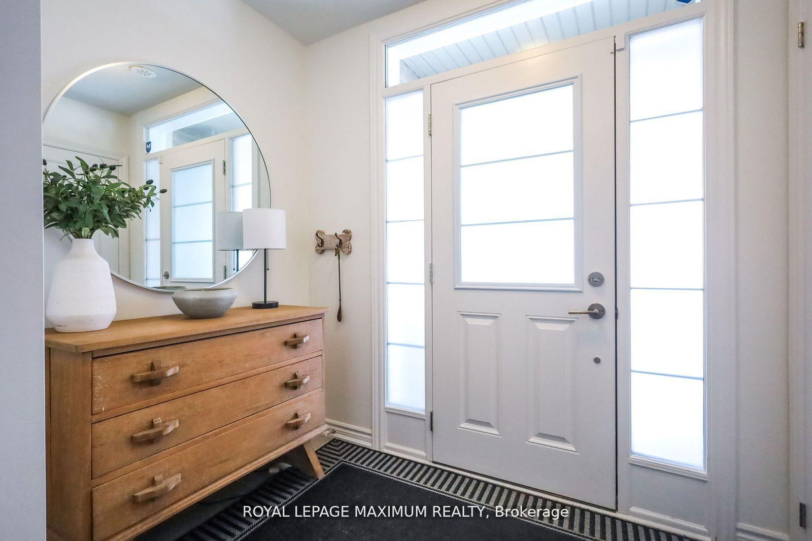 Townhouse for sale at 37 Montrose Boulevard, Bradford West Gwillimbury, Bradford, L3Z 4P3 - MLS: N12086513