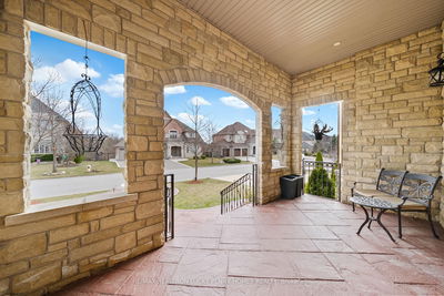 8 Heritage Woods Manr, Markham - Devil's Elbow image-0-3