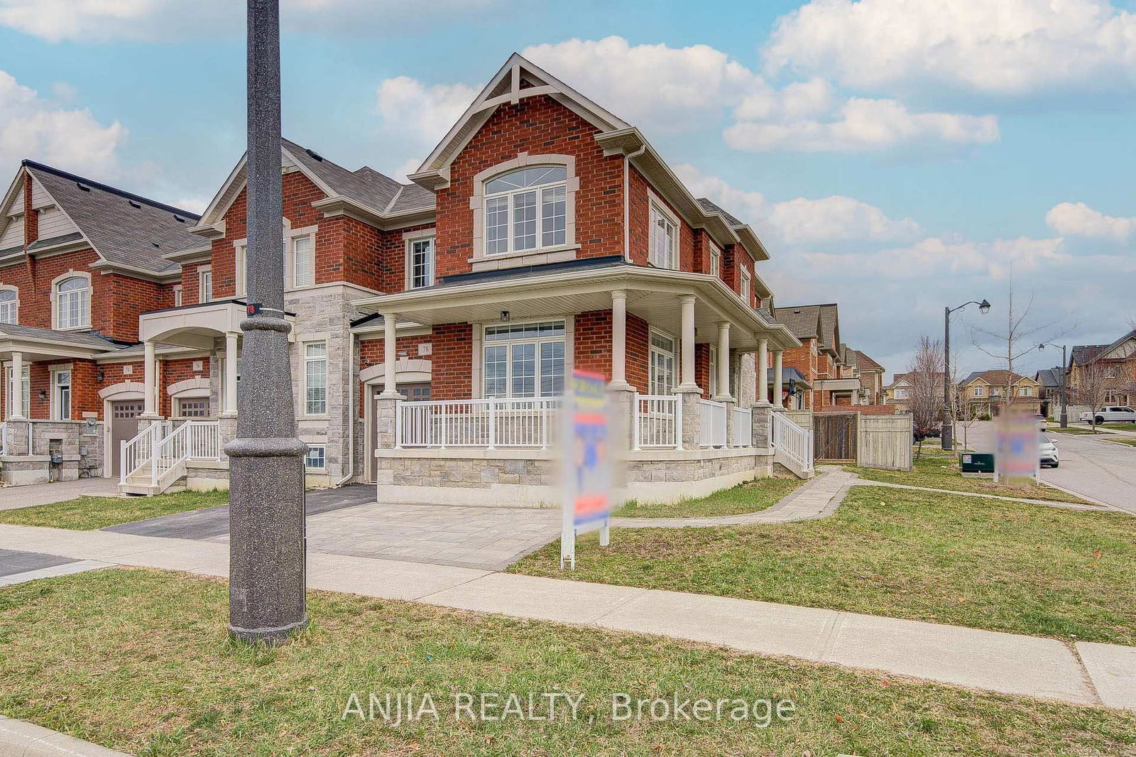 Townhouse sold at 78 Christian Ritter Drive, Markham, Berczy, L6C 0V9 - MLS: N12086947
