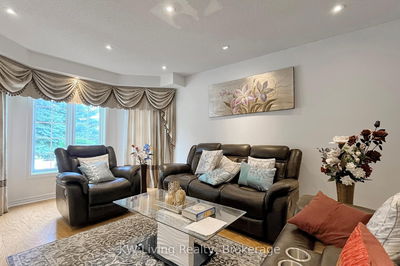 299 Highglen Ave, Markham - Middlefield image-0-2