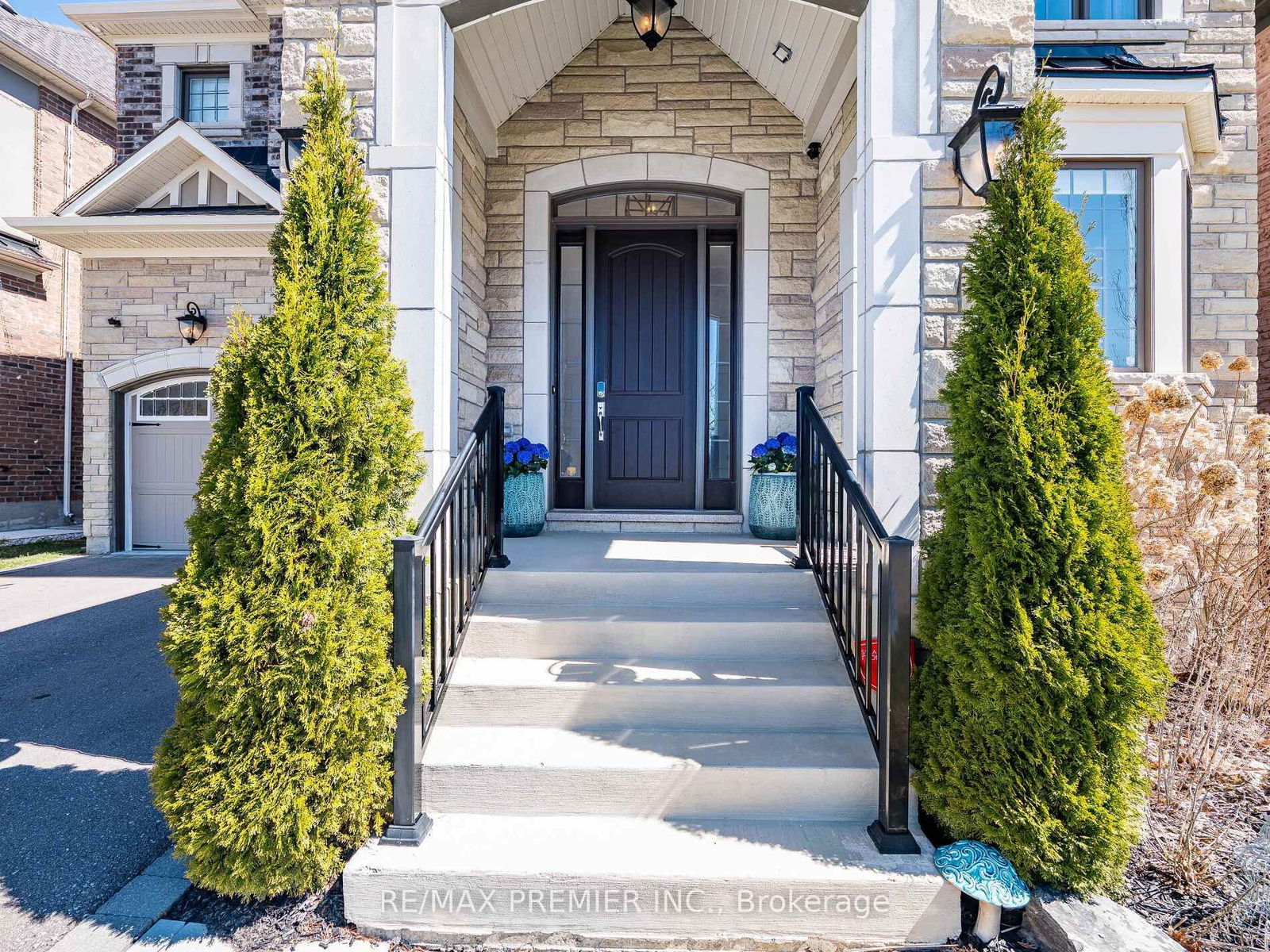 Detached House for sale at 23 Grace Lake Court, Vaughan, Kleinburg, L4H 4V2 - MLS: N12089778