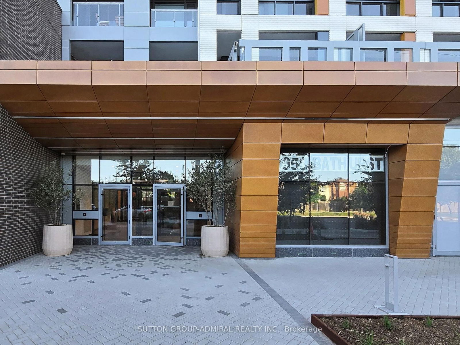 Condo for sale at 403-7950 Bathurst Street, Vaughan, Beverley Glen, L4J 0L4 - MLS: N12090039