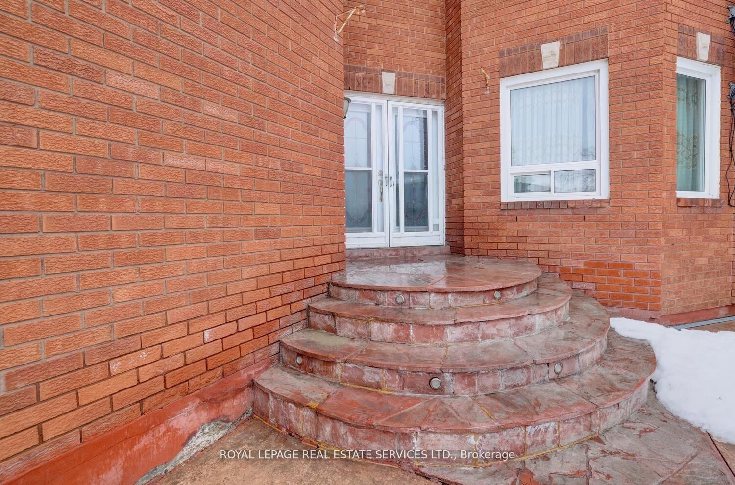 Detached House for sale at 51 Squire Drive, Richmond Hill, Devonsleigh, L4S 1C4 - MLS: N12090070