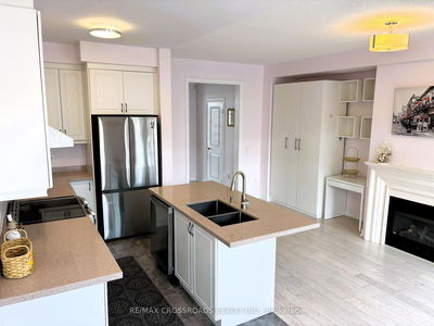 49 Memon Pl, Markham - Wismer image-0-3