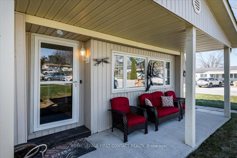 23 Mimosa Cres, Innisfil, L9S 1P9 | Image 3