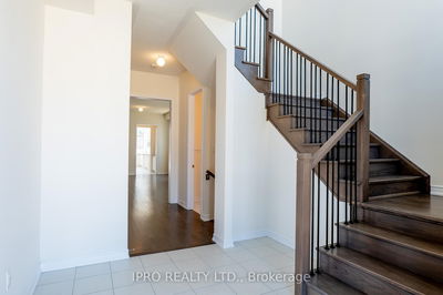 197 McKean Dr, Whitchurch-Stouffville - Stouffville image-0-3