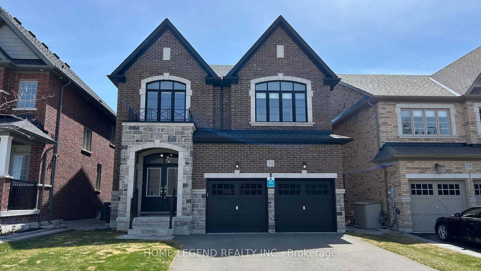 Detached House for lease at 31 Carondale Square, East Gwillimbury, Sharon, L9N 0X6 - MLS: N12092975