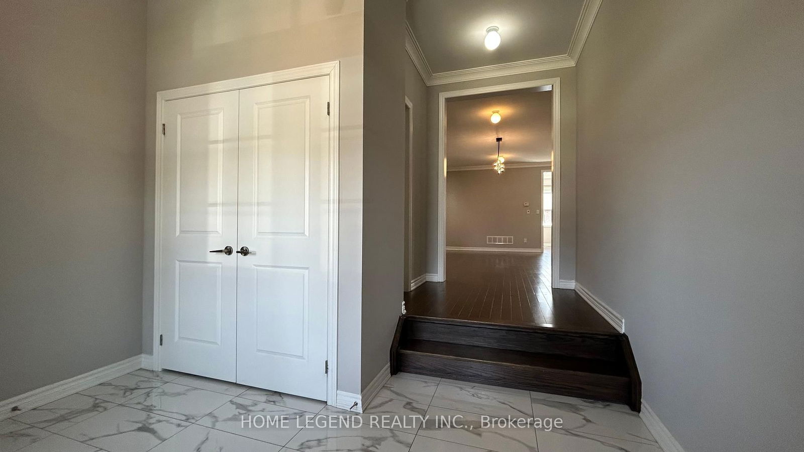 Detached House for lease at 31 Carondale Square, East Gwillimbury, Sharon, L9N 0X6 - MLS: N12092975