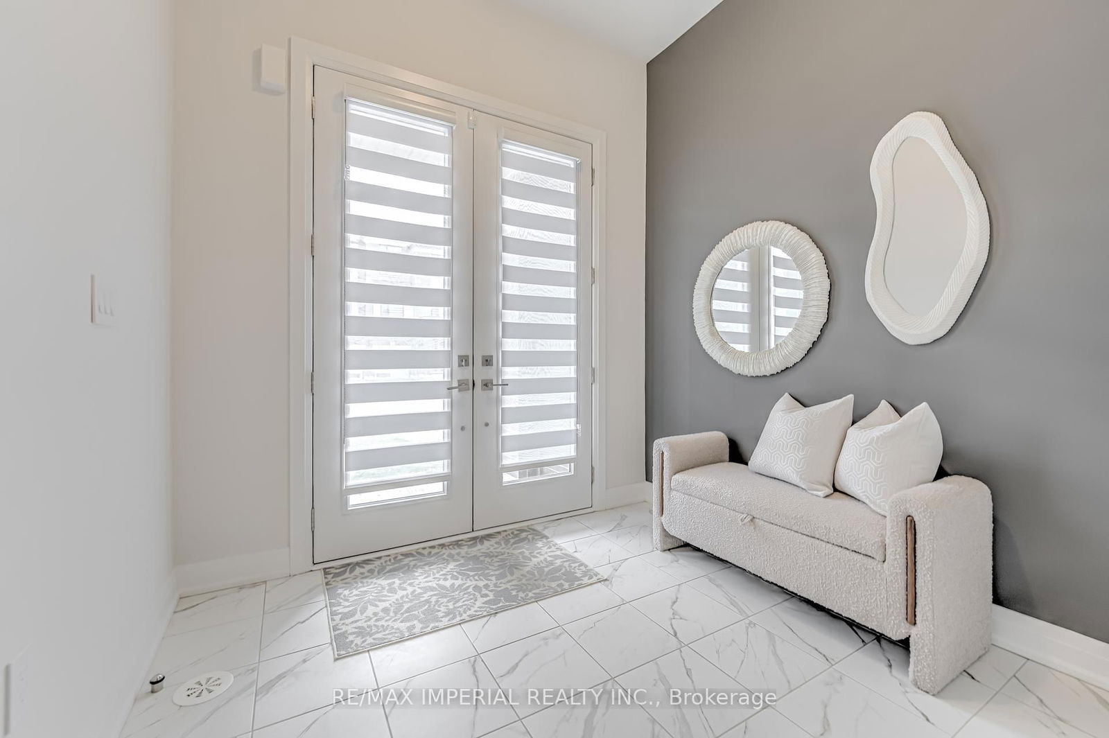 Townhouse for sale at 222 Vermont Avenue, Newmarket, Summerhill Estates, L3X 0M6 - MLS: N12093226
