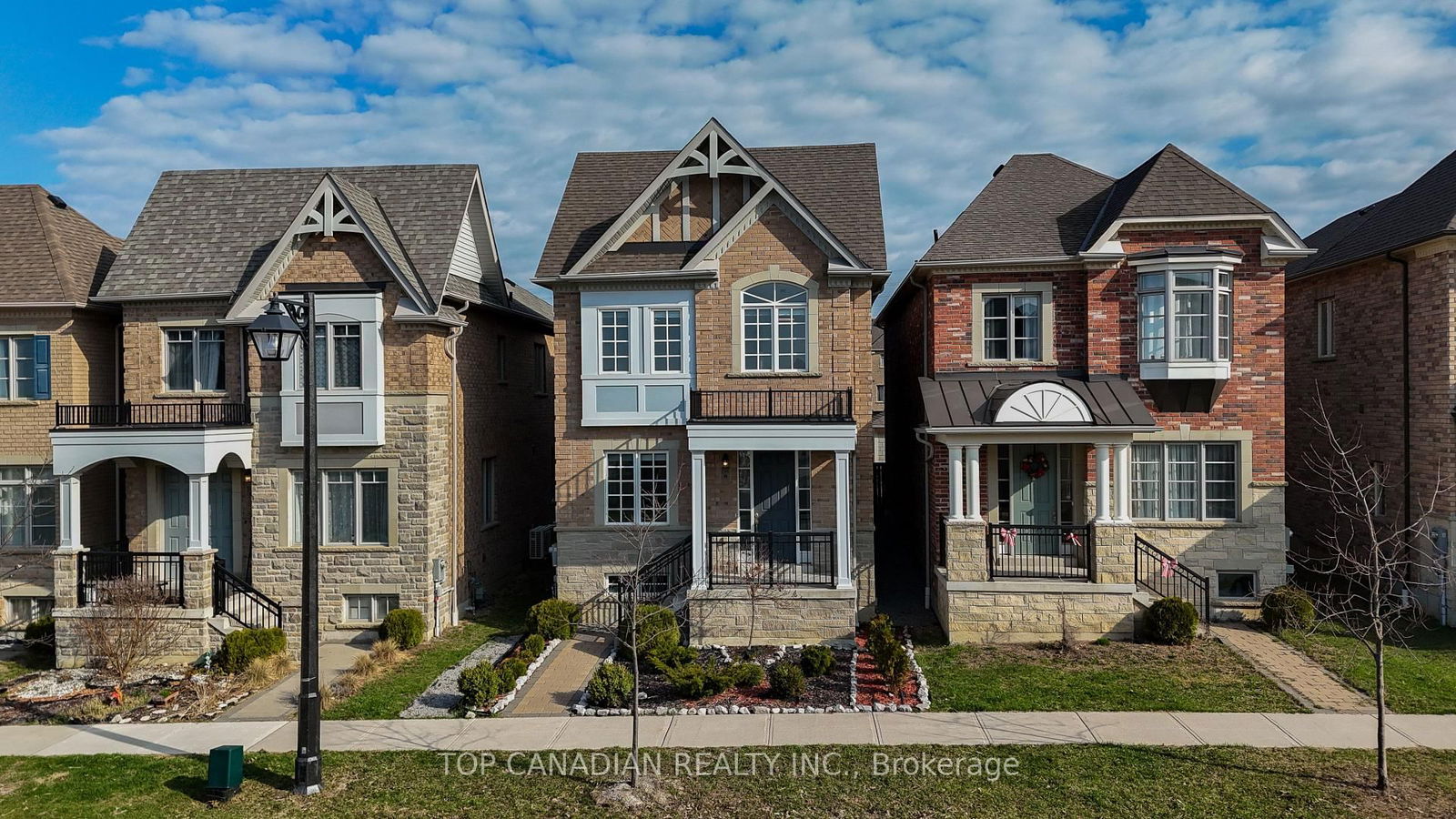 Detached House for sale at 198 Paradelle Drive, Richmond Hill, Oak Ridges Lake Wilcox, L4E 1E7 - MLS: N12093376