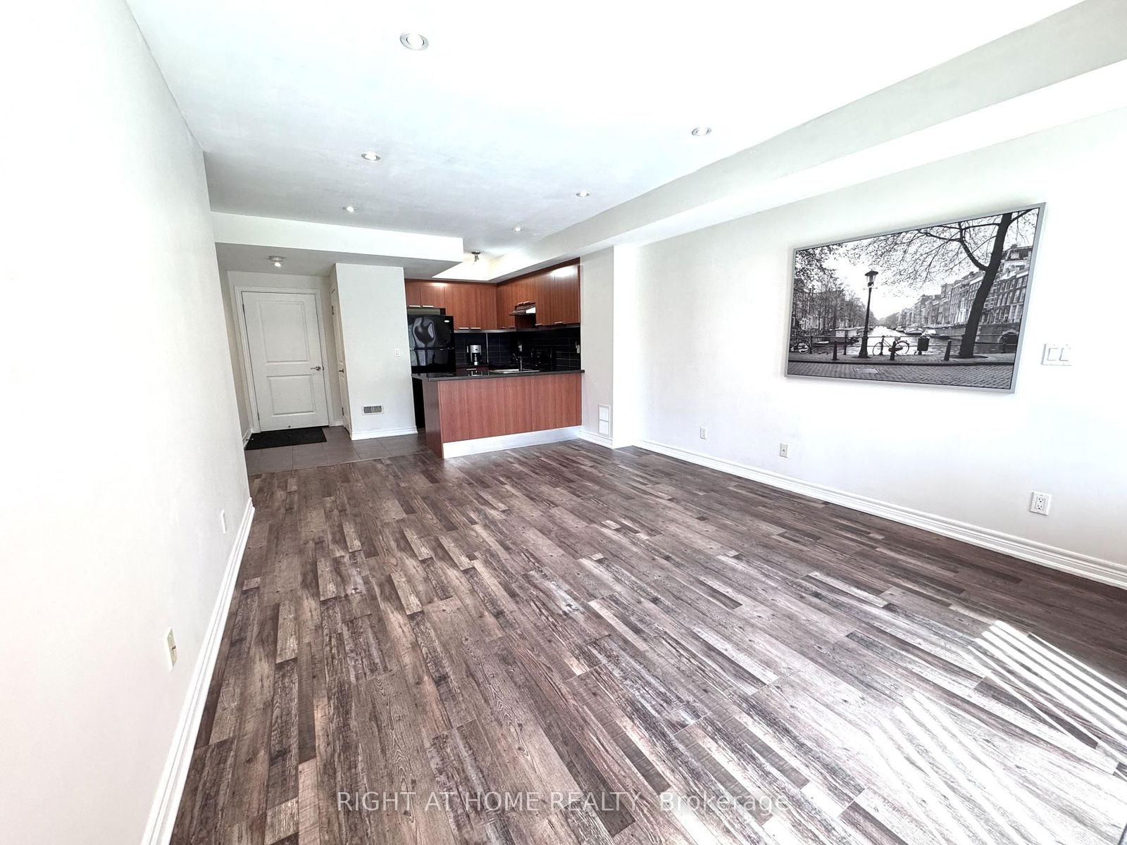 Detached House for lease at ONE BEDROOM SUITE-327 CARRVILLE Road, Richmond Hill, South Richvale, L4C 6E4 - MLS: N12093512
