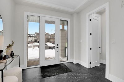 6 Bunn Crt, Aurora - Bayview Northeast image-0-2