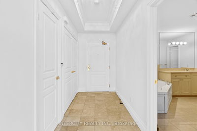 Unit 607 — 1 Cordoba Dr, Vaughan - Lakeview Estates image-0-4