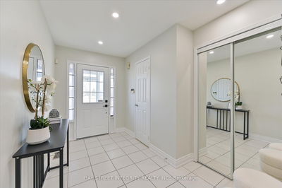 14 Attilio St, Markham - Village Green-South Unionville image-0-4
