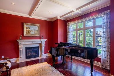 851 Woodland Acres Cres, Vaughan - Rural Vaughan image-0-4