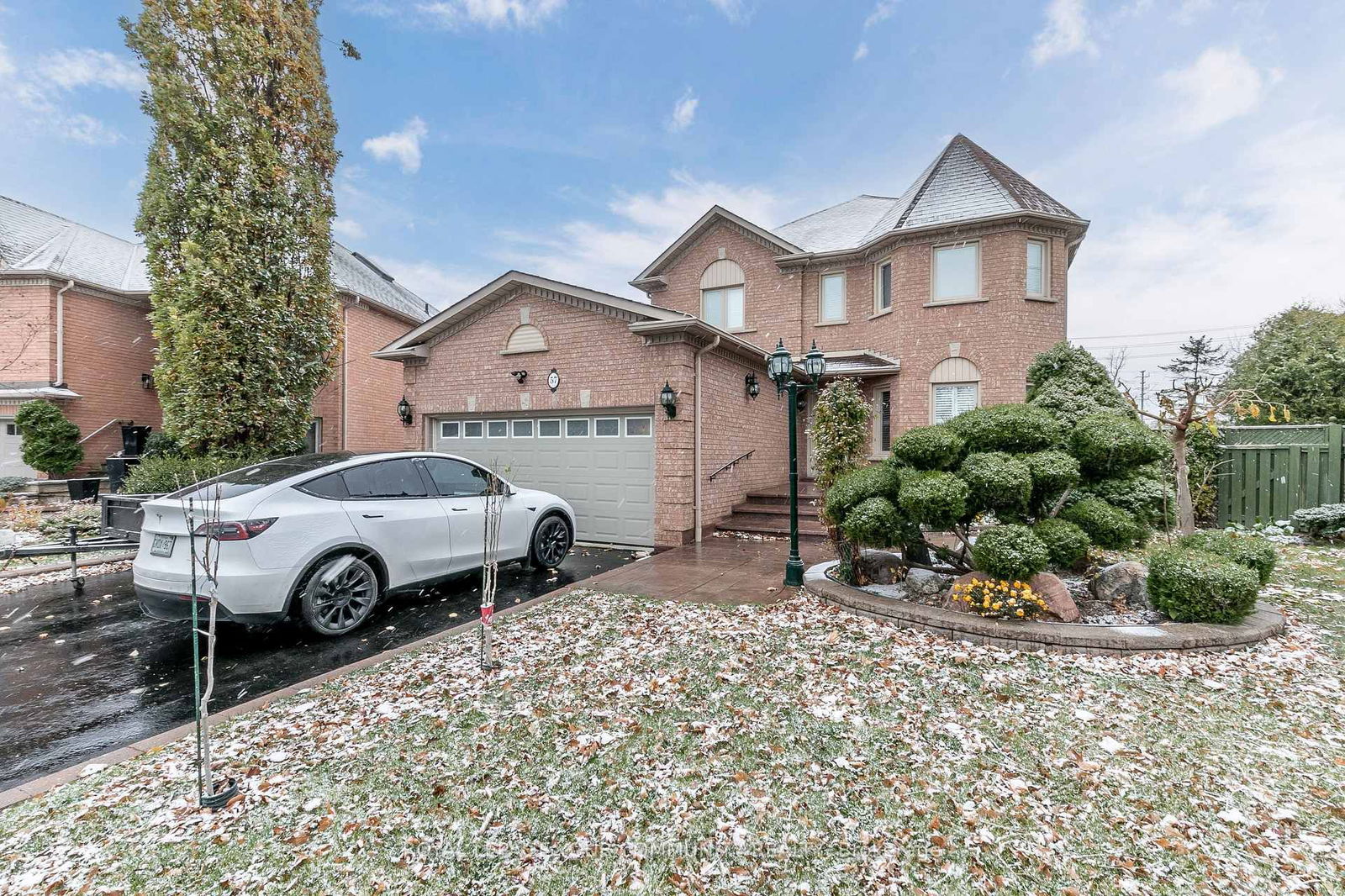 Detached House for lease at 57 Cherokee Drive, Vaughan, Maple, L6A 1X3 - MLS: N12095452