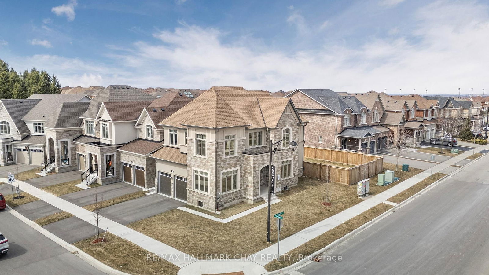 Detached House for sale at 260 Sikura Circle, Aurora, Rural Aurora, L4G 3Y8 - MLS: N12096159