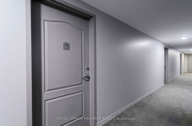 214 - 3905 Major Mackenzie Drive