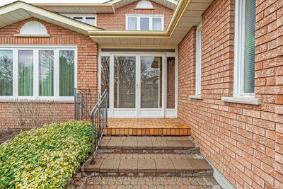 26 Aspen Cres, Whitchurch-Stouffville - Stouffville image-0-2
