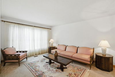 26 Aspen Cres, Whitchurch-Stouffville - Stouffville image-0-4