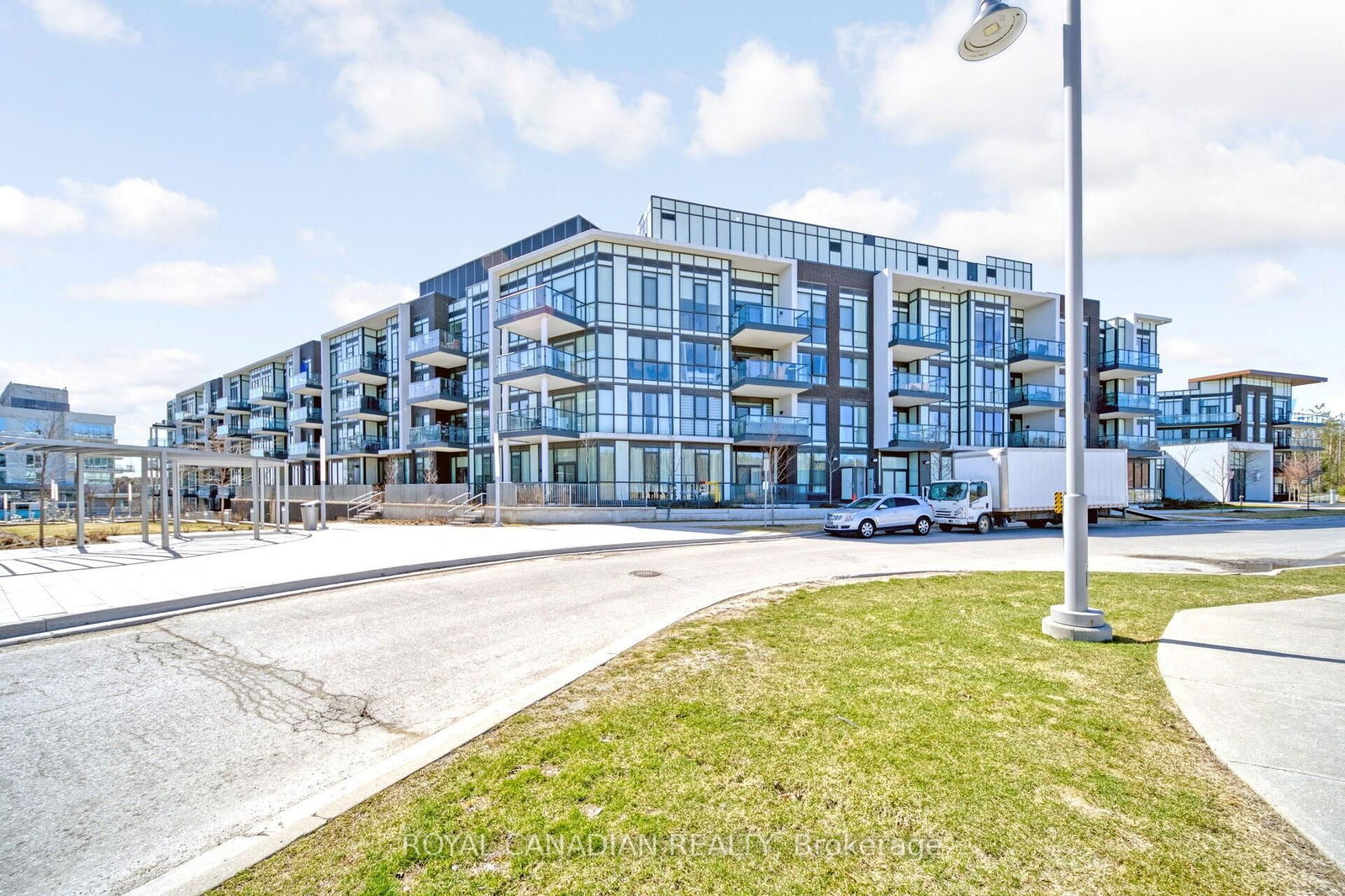 Condo for sale at 352-415 SEA RAY Avenue, Innisfil, Rural Innisfil, L9S 0R5 - MLS: N12096616
