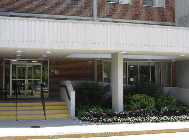 805 - 40 William Roe Boulevard