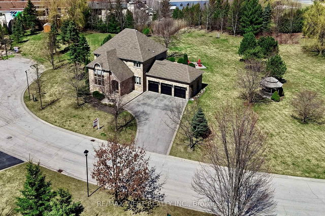 10 Farmcrest Court
