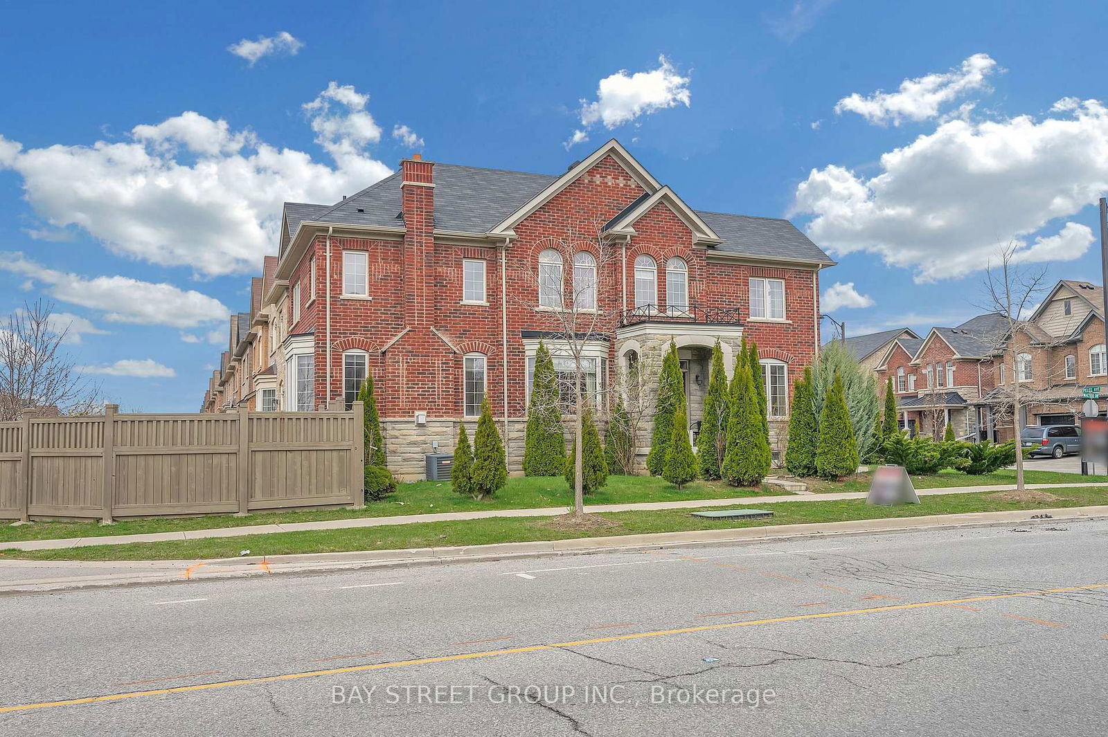 Detached House for sale at 2 Pelee Avenue, Vaughan, Kleinburg, L4H 3Y2 - MLS: N12097152