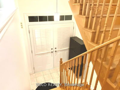 111 Taucar Gate, Bradford West Gwillimbury - Bradford image-0-4
