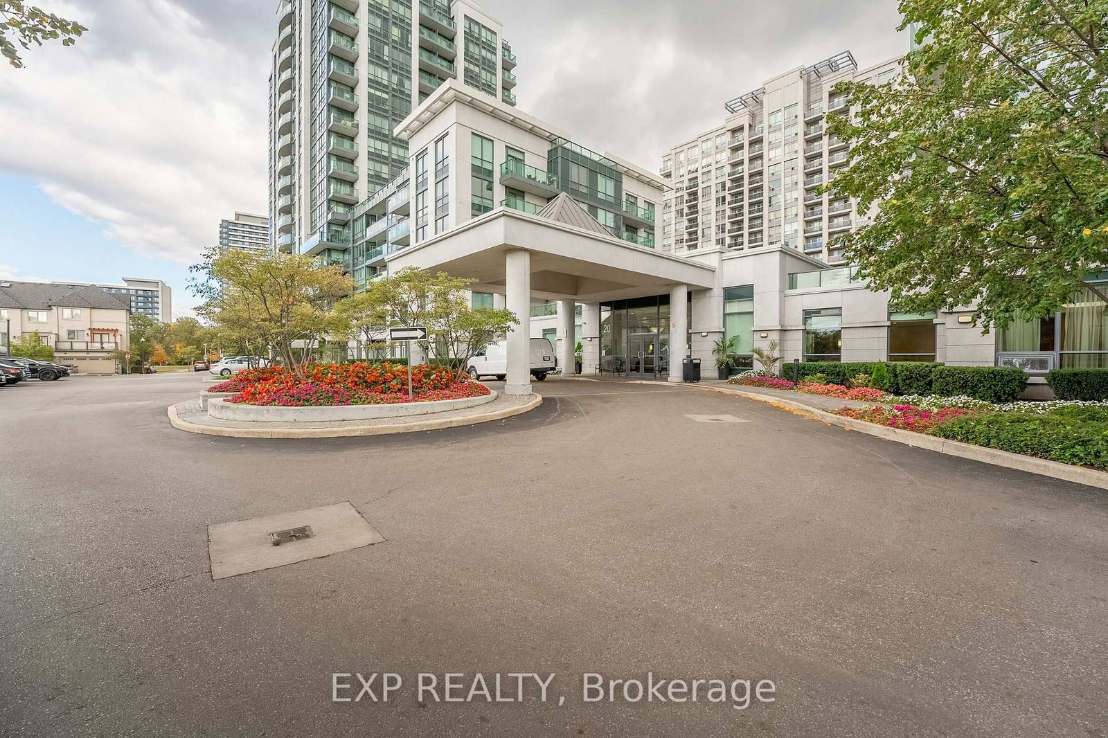 Condo for sale at 105-20 North Park Road, Vaughan, Beverley Glen, L4J 0G7 - MLS: N12097748