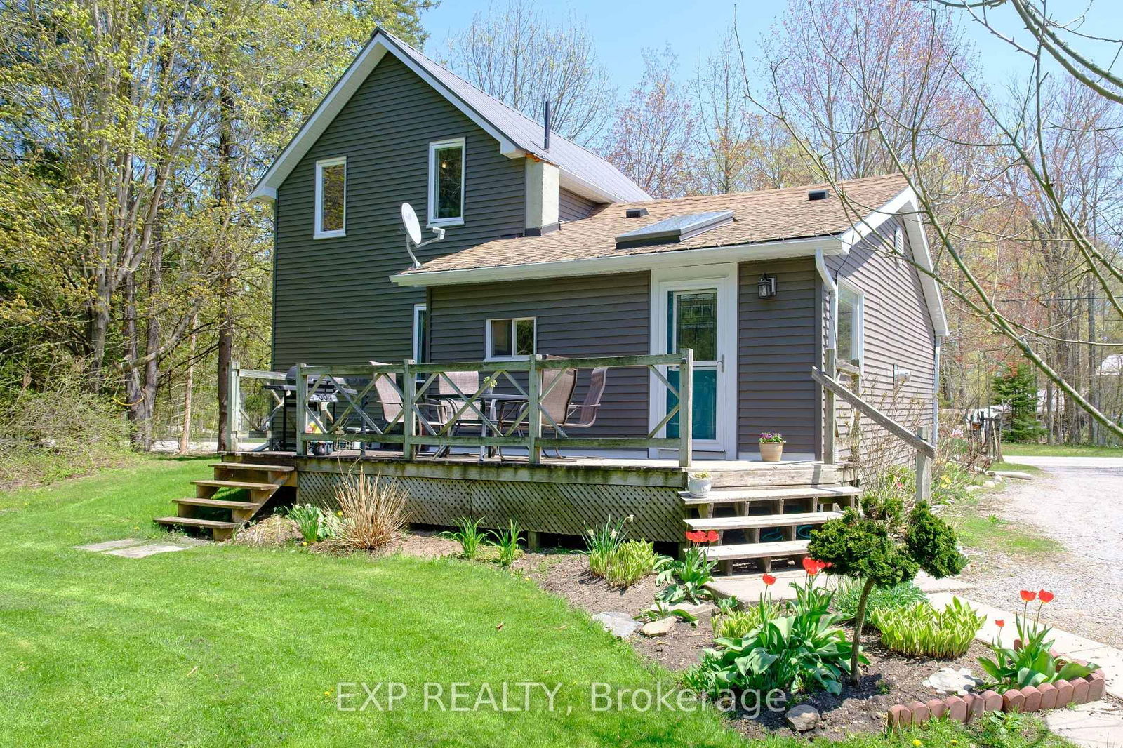 Detached House for sale at 72 Station Road, Georgina, Pefferlaw, L0E 1N0 - MLS: N12097760