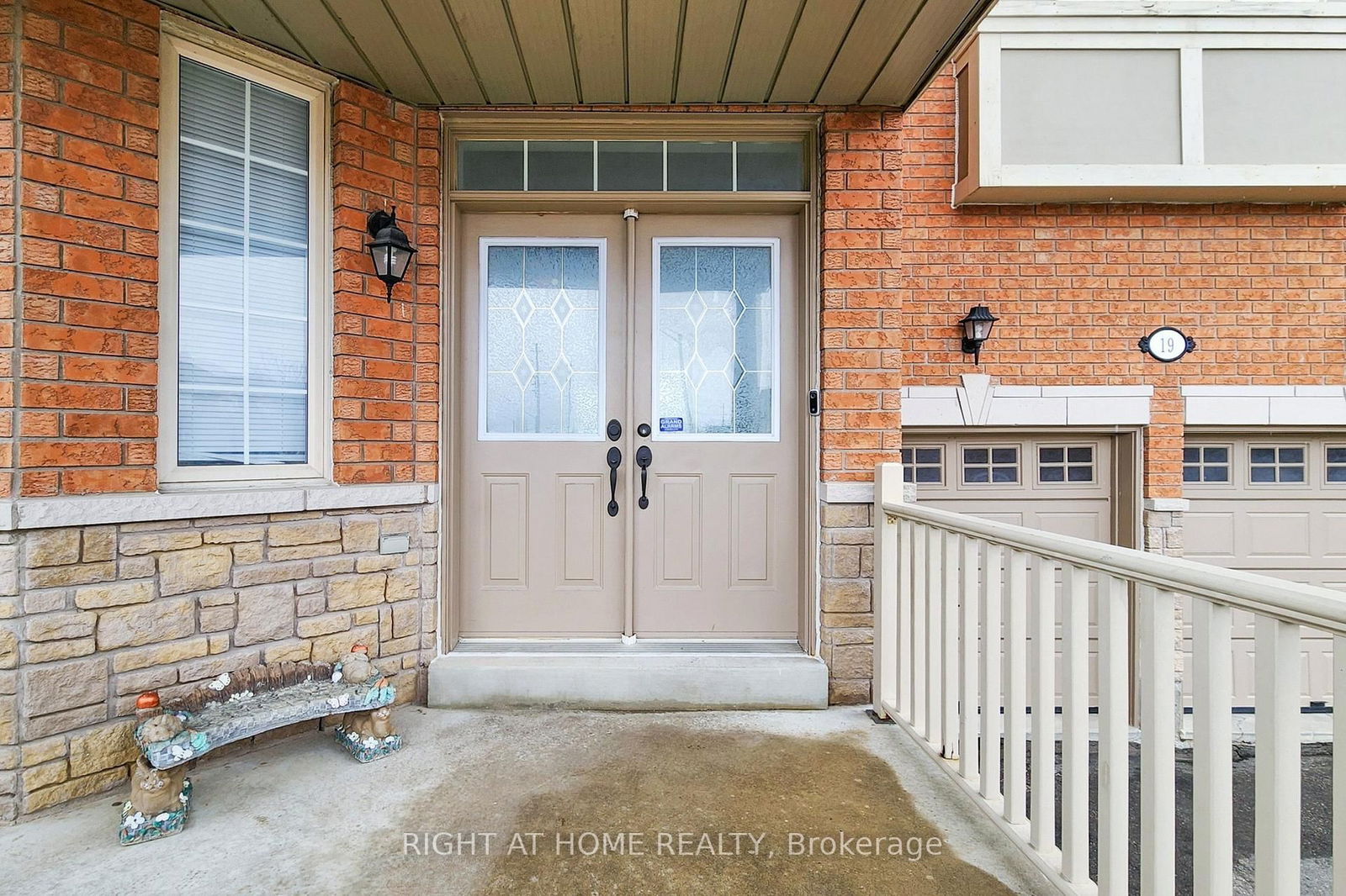 Detached House for sale at 19 Robert Grundy Road, Markham, Cachet, L6C 3A5 - MLS: N12097777