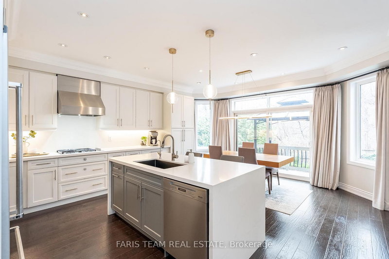215 Coon's Rd, Richmond Hill, L4E 4R3 | Image 3