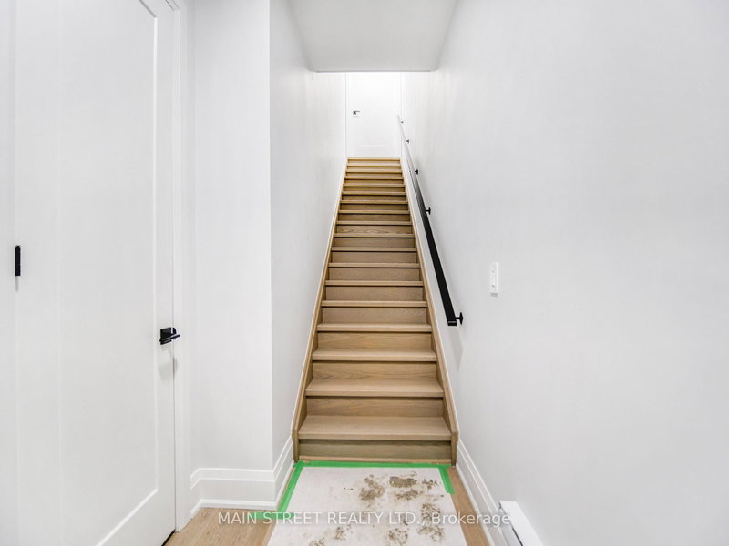 8 - 59 Charles St, Newmarket, L3Y 3V7 | Image 3