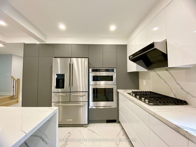 53 Lillooet Crescent