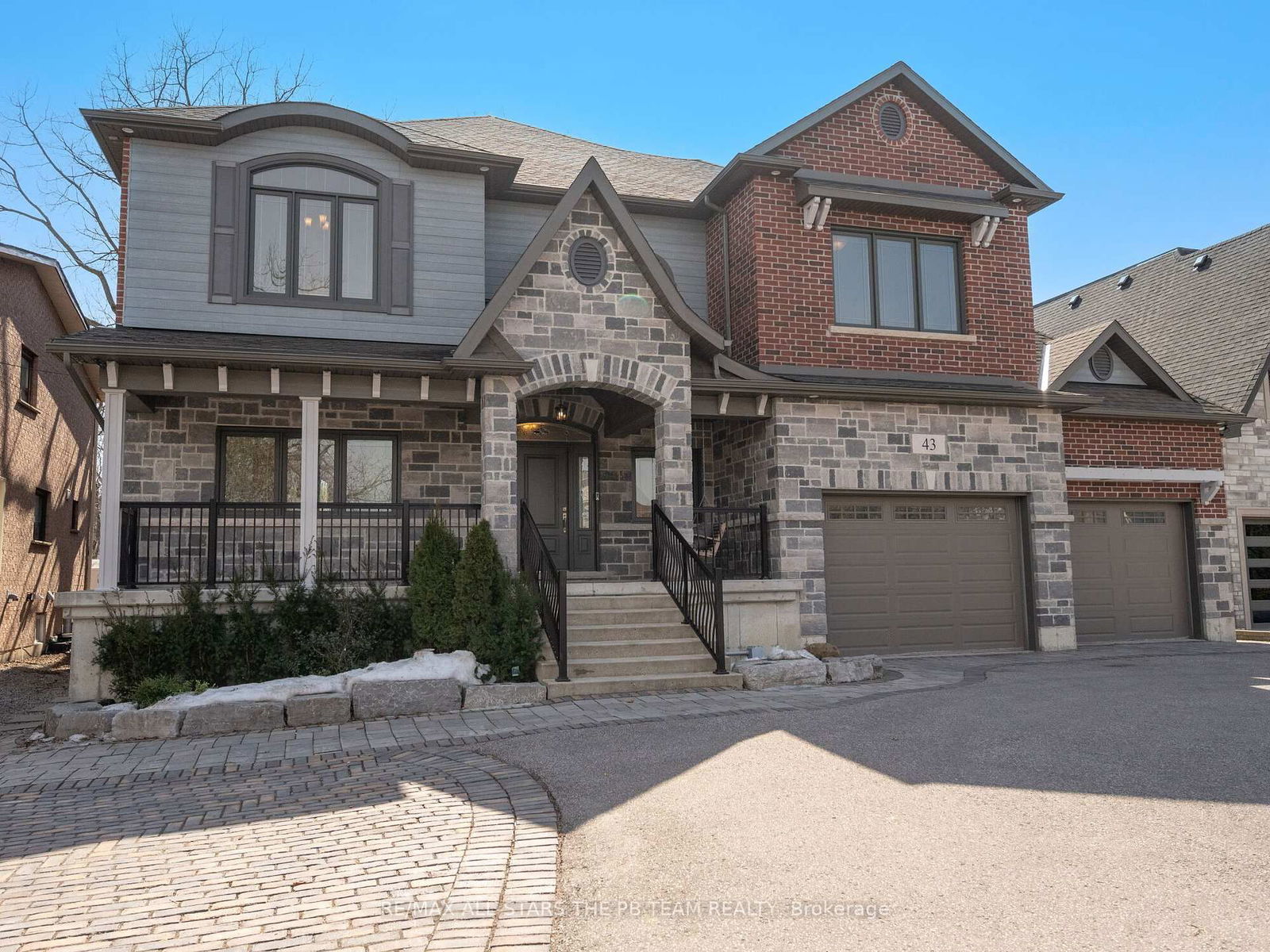 Detached House for sale at 43 Elm Grove Avenue, Richmond Hill, Oak Ridges, L4E 2V4 - MLS: N12099501