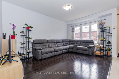 137 Jonas Millway, Whitchurch-Stouffville - Stouffville image-0-3