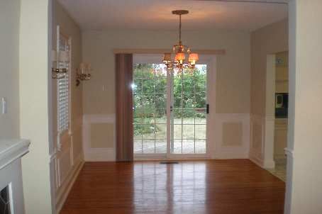 420 Elmwood Ave, Richmond Hill, L4C1M3 | Image 2