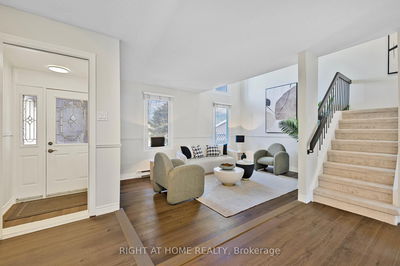 240 Collings Ave, Bradford West Gwillimbury - Bradford image-0-2