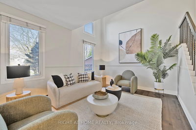 240 Collings Ave, Bradford West Gwillimbury - Bradford image-0-3