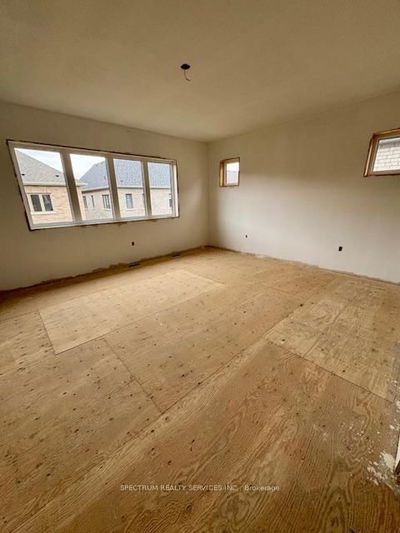 21 LORRAIN HAND Cres, Georgina - Keswick South image-0-4