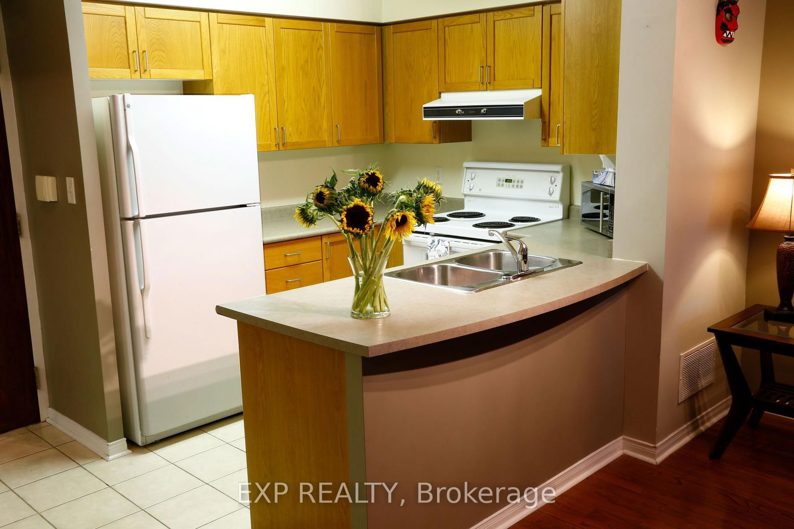 Condo for sale at 306-51 Baffin Court, Richmond Hill, Langstaff, L4B 4P6 - MLS: N12101100