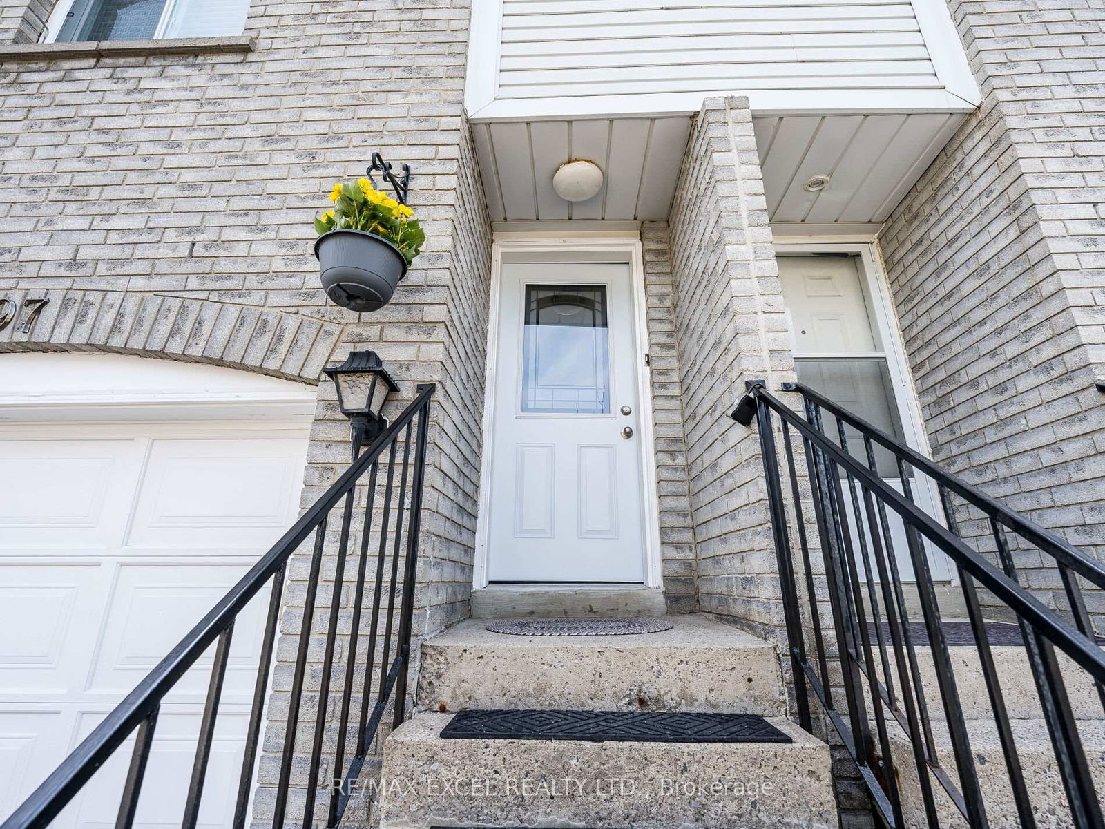 Townhouse for sale at 97 William Curtis Circle, Newmarket, Gorham-College Manor, L3Y 8L8 - MLS: N12101683