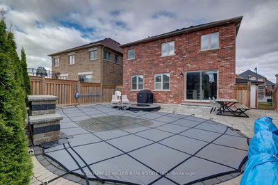 9 Mcdonnell Cres, Bradford West Gwillimbury - Bradford image-0-3