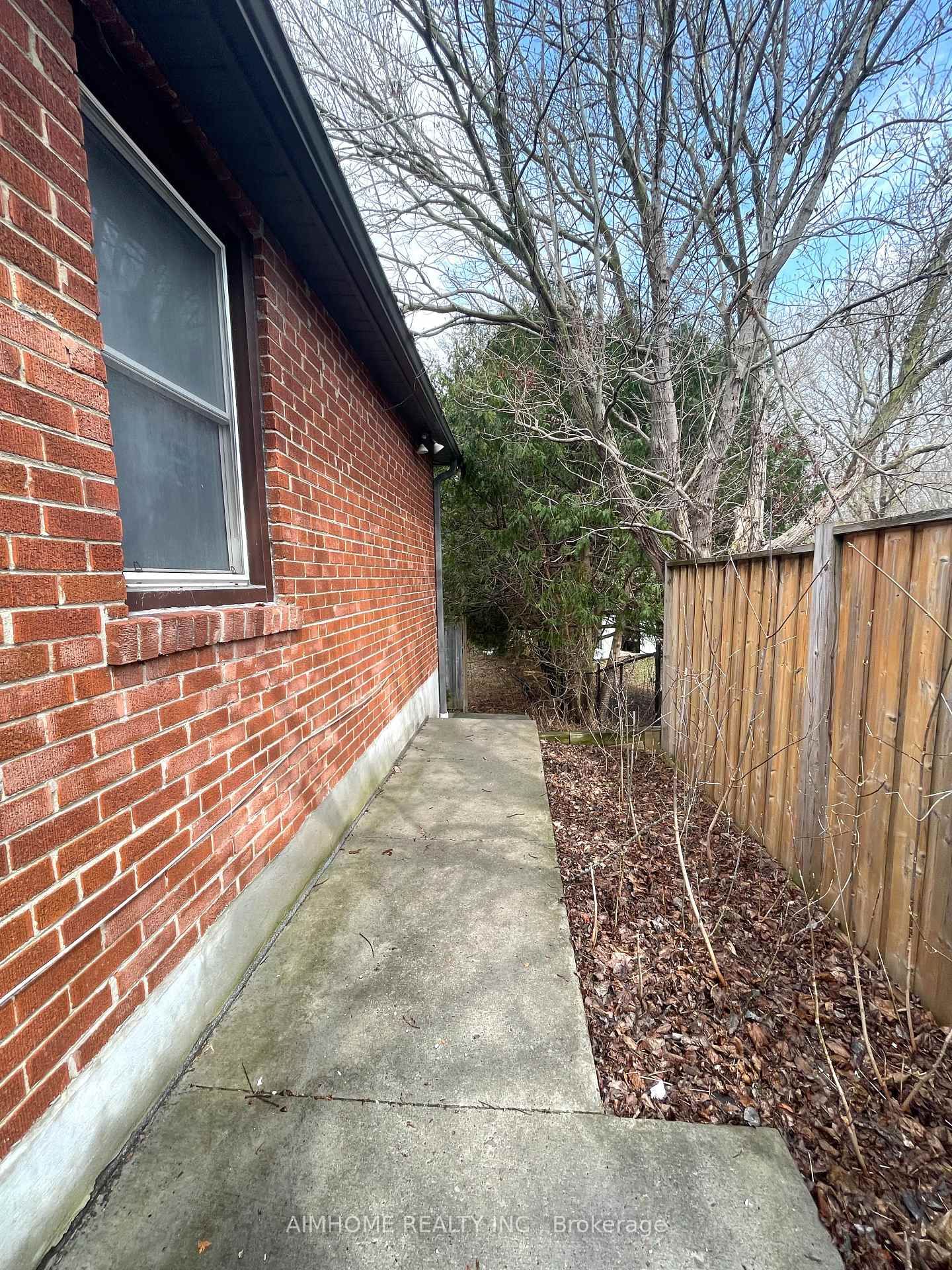 Detached House for lease at Bsmt-887 Srigley Street, Newmarket, Gorham-College Manor, L3Y 1Y2 - MLS: N12101799