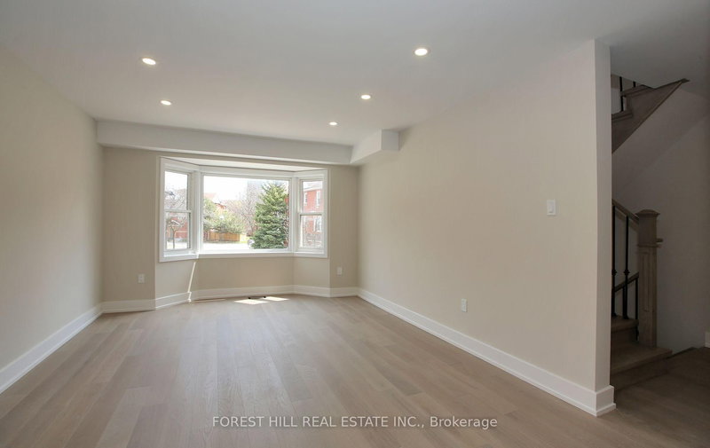 12 Tova Pl, Vaughan, L4J 8C4 | Image 3