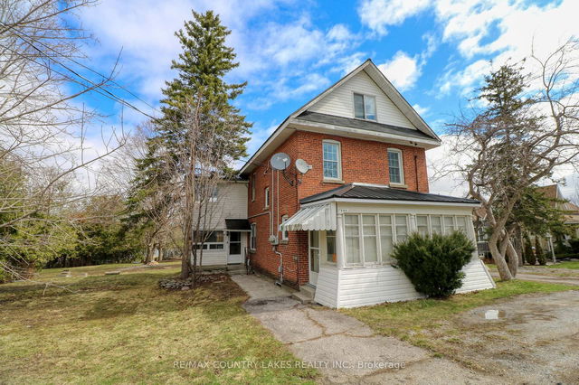 544 Simcoe Street