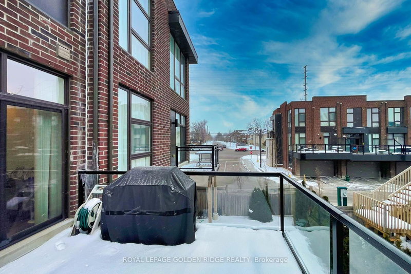 4 Allerton Rd, Vaughan, L4J 0K1 | Image 3